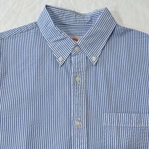 Brooks Brothers Red Fleece Men’s M short sleeve shirt blue pinstripe seersucker